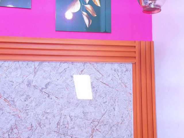 friendsmom's BongaCams show and profile