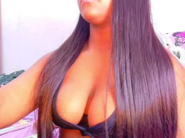 friendsmom's BongaCams show and profile