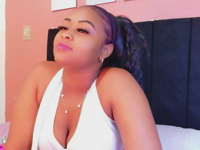 friendsmom's BongaCams show and profile