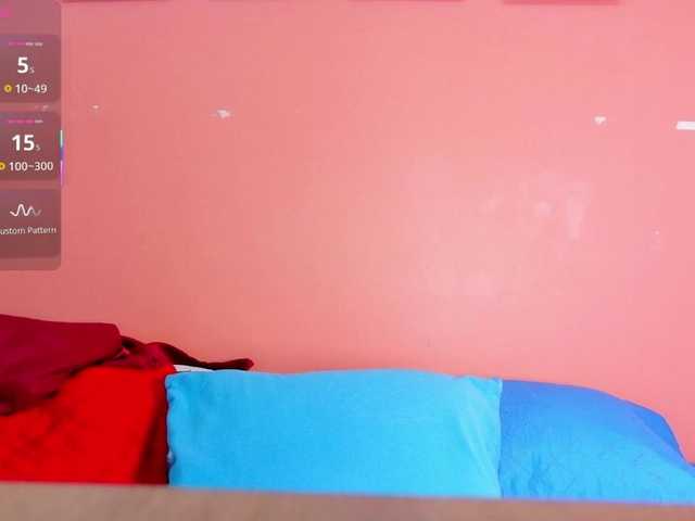 friendsmom webcam bongacams model stream image