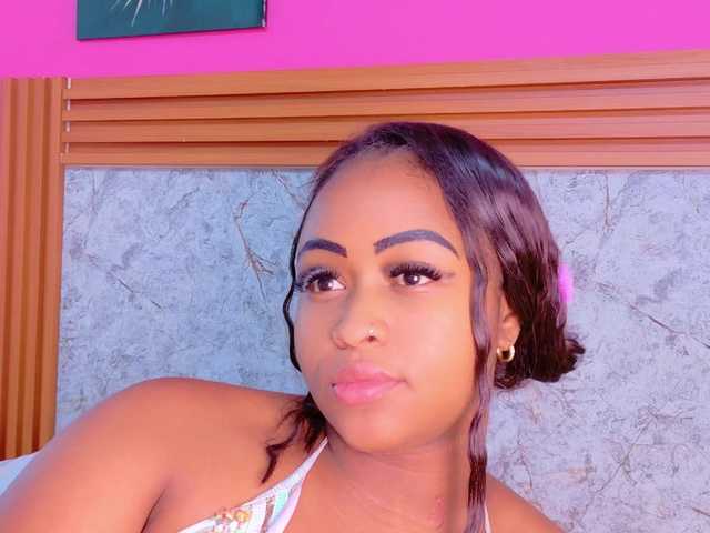 friendsmom's BongaCams show and profile