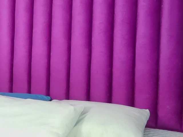 friendsmom's BongaCams show and profile