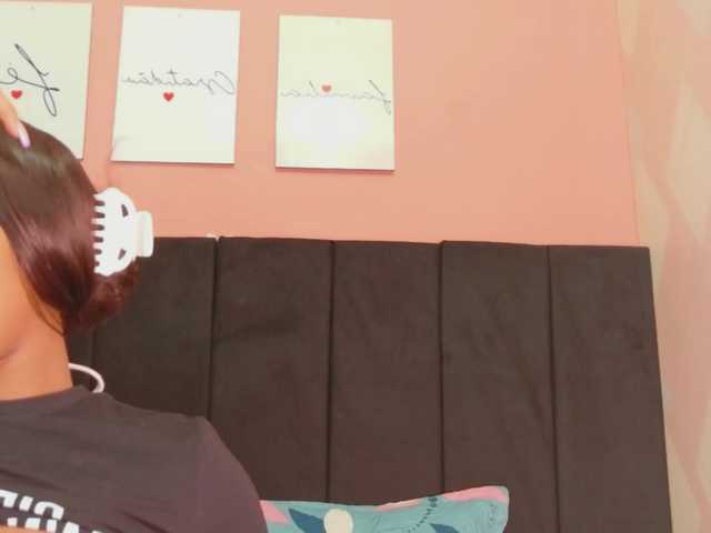 friendsmom's BongaCams show and profile