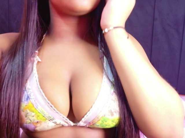 friendsmom's BongaCams show and profile