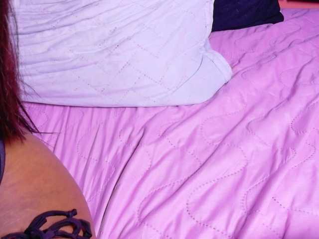 friendsmom's BongaCams show and profile