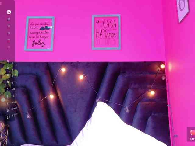 friendsmom webcam
