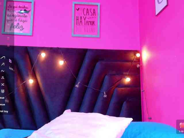 friendsmom webcam