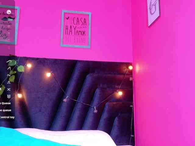 friendsmom webcam