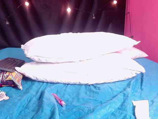 friendsmom webcam