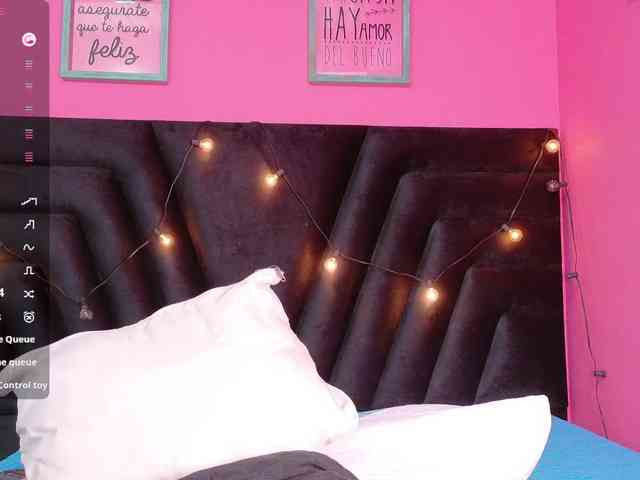 friendsmom webcam