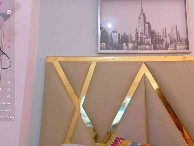 free voyeur web cam Friendsmom