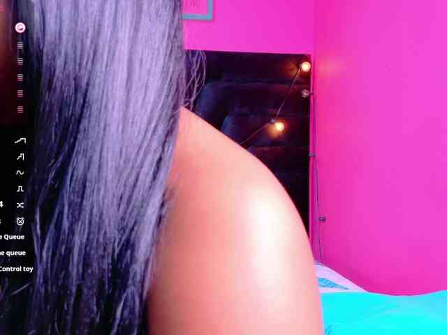 friendsmom webcam