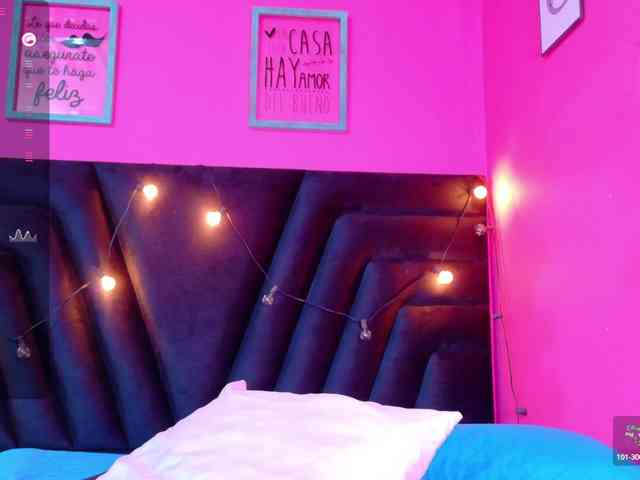 friendsmom webcam