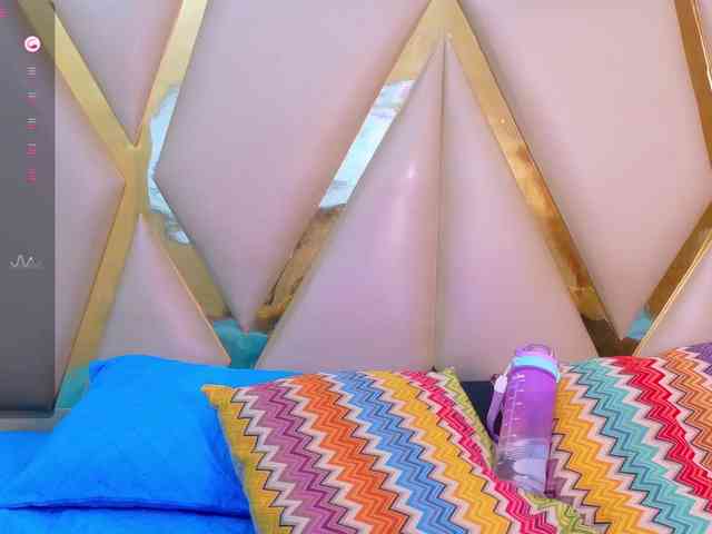 friendsmom webcam