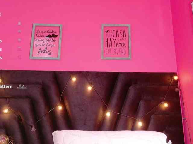 friendsmom webcam