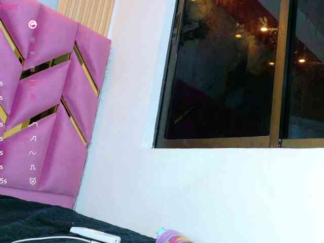 friendsmom webcam