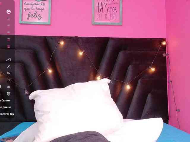 friendsmom webcam