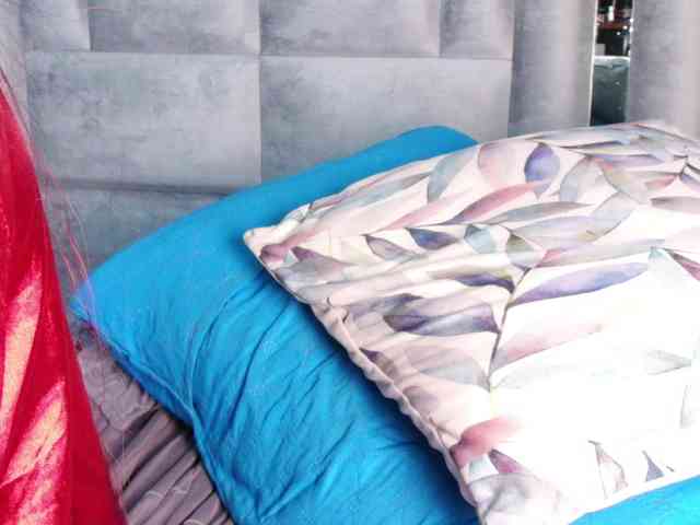 friendsmom webcam