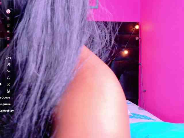 friendsmom webcam