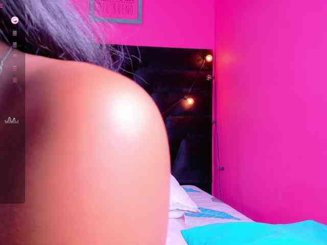 friendsmom webcam