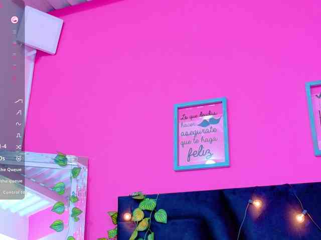 friendsmom webcam