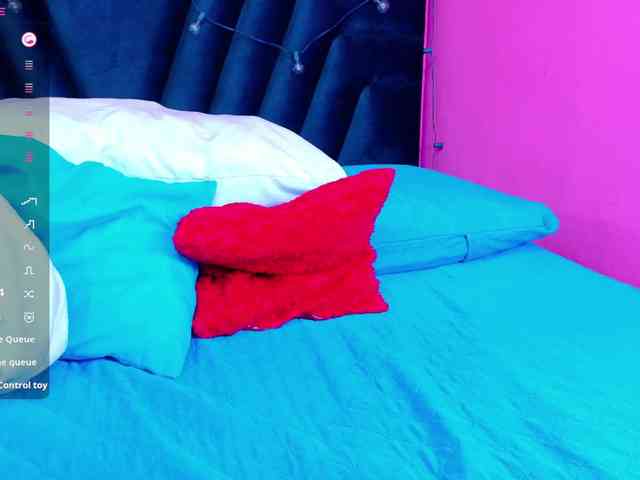 friendsmom webcam