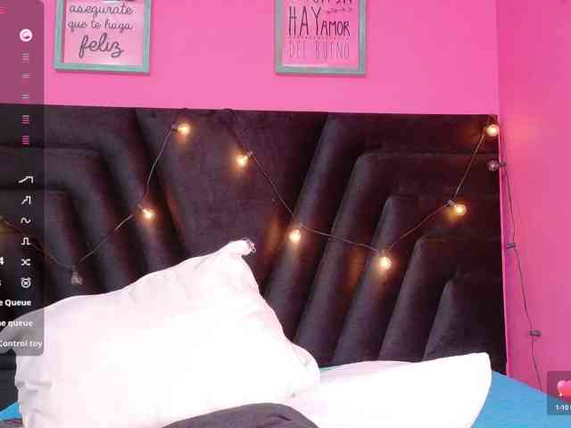 friendsmom webcam