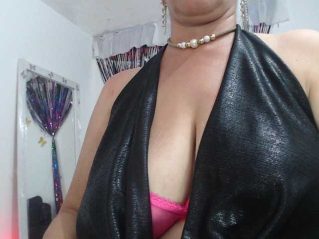 sarasmith2's BongaCams show and profile