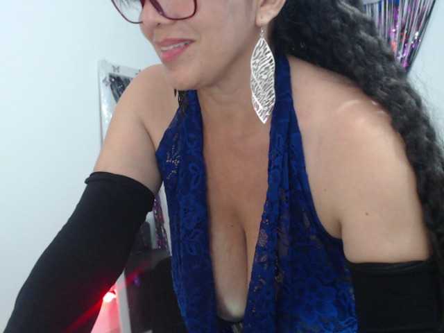 sarasmith2's BongaCams show and profile