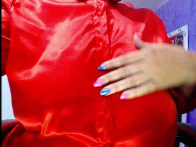 sarasmith2 Live Webcam on BongaCams