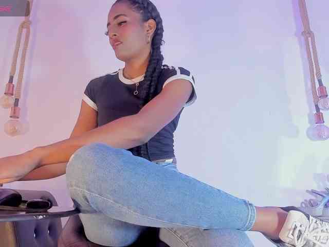 camilathomsson webcam