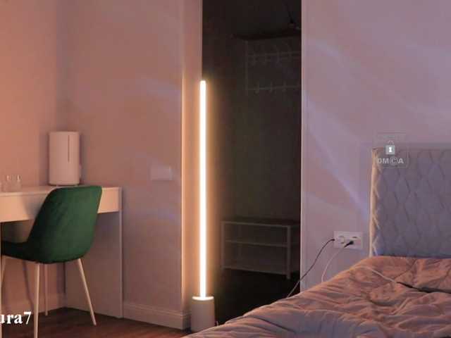 MsAura's BongaCams show and profile