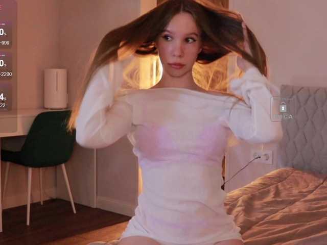 MsAura's BongaCams show and profile