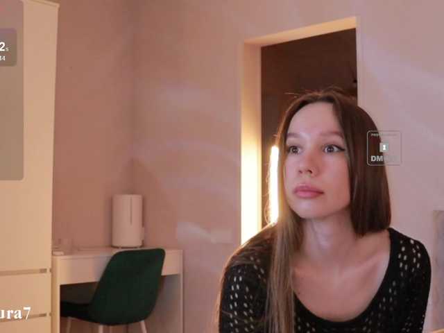 MsAura's BongaCams show and profile