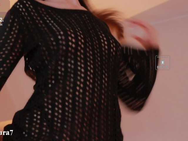 MsAura's BongaCams show and profile