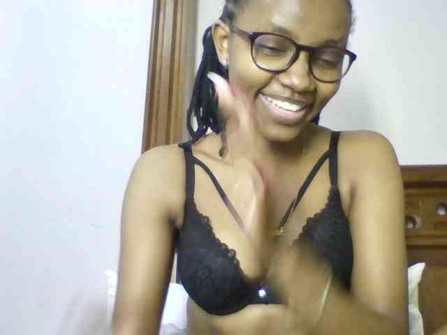 Naughtylittlemissy webcam