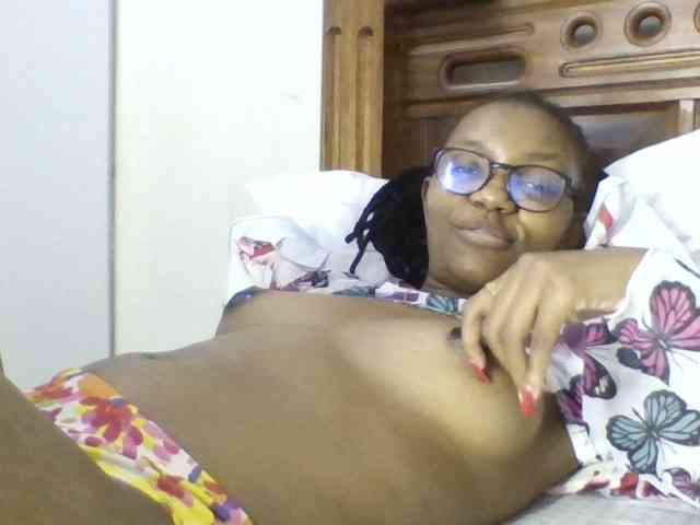 Naughtylittlemissy webcam