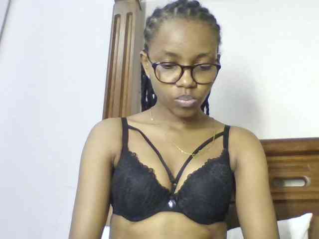 Naughtylittlemissy webcam