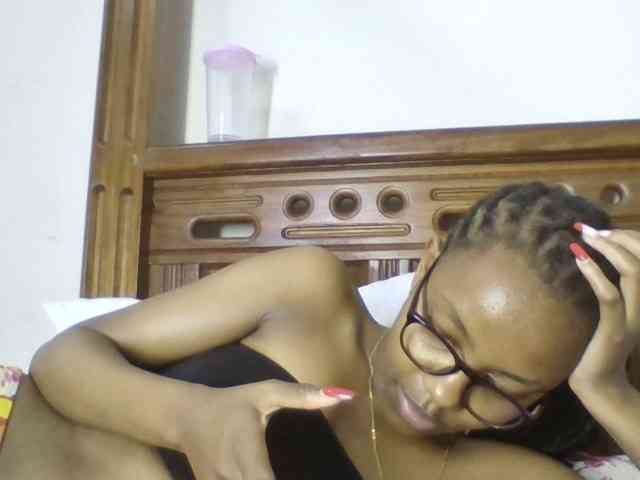 Naughtylittlemissy webcam