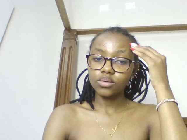 Naughtylittlemissy webcam