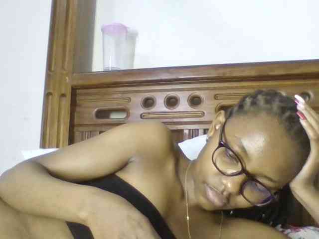 Naughtylittlemissy webcam