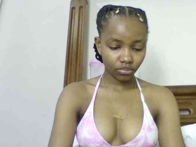 Naughtylittlemissy webcam