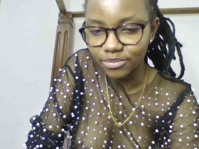 Naughtylittlemissy webcam
