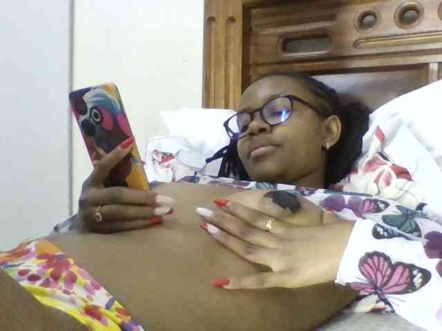 Naughtylittlemissy webcam