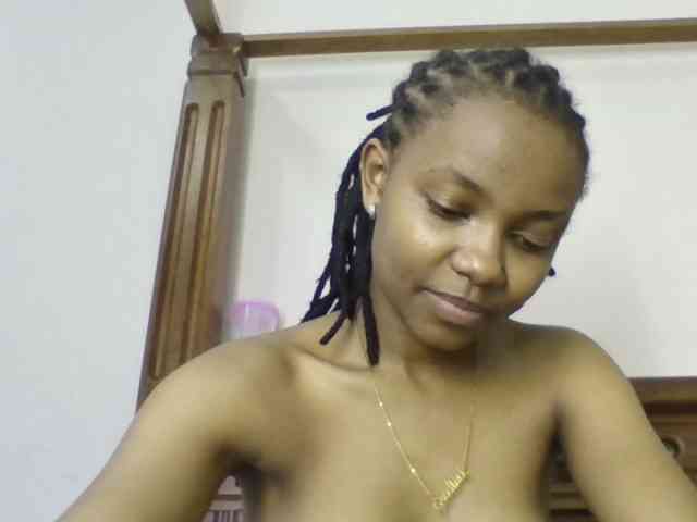 Naughtylittlemissy webcam