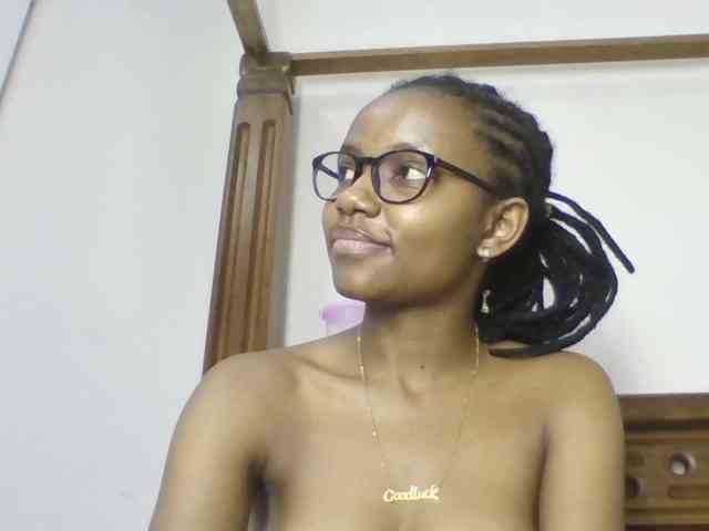 Naughtylittlemissy webcam