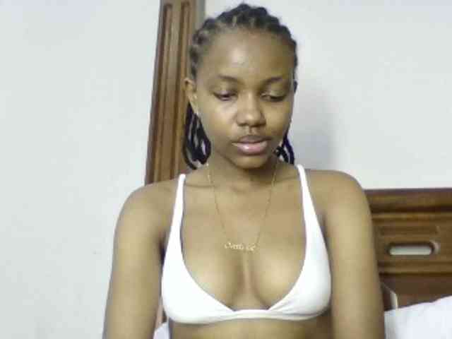 Naughtylittlemissy webcam