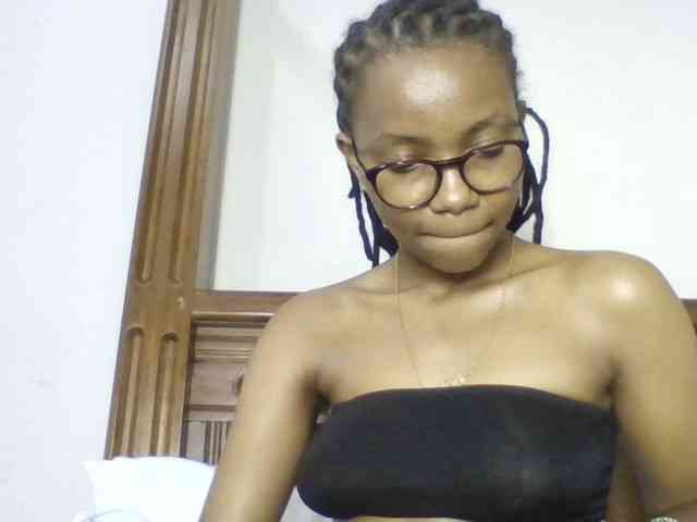 Naughtylittlemissy webcam