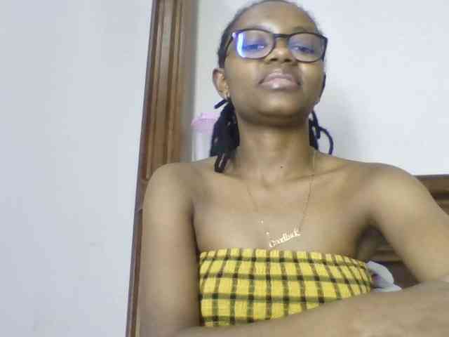 Naughtylittlemissy webcam