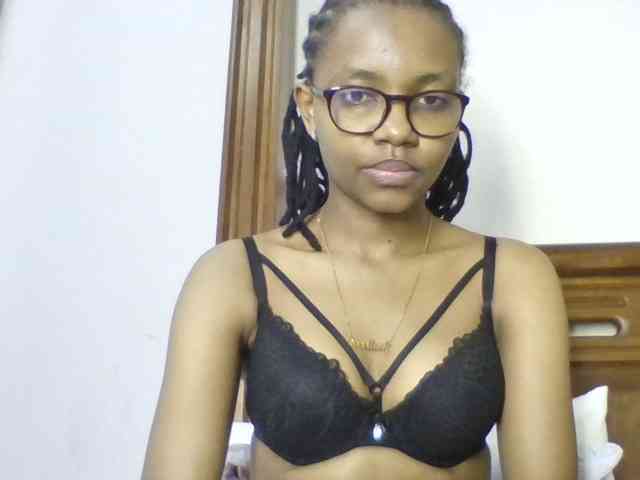 Naughtylittlemissy webcam